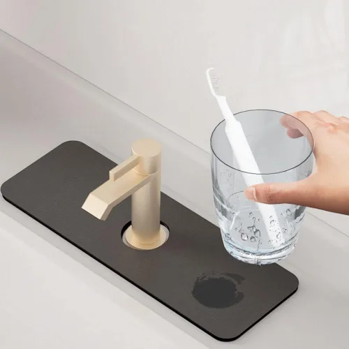 Vista 4 de Tapete absorbente de grifo, protector contra salpicaduras para grifo de fregadero de cocina, atrapa goteo de grifo de microfibra para encimeras