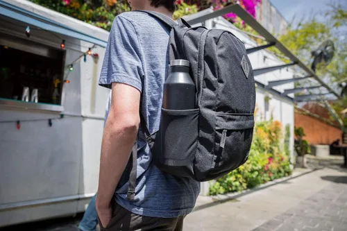 Vista 14 de Dakine Essentials Pack 22L - Rosa carmesí, talla única