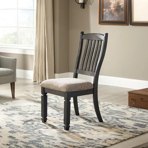 Vista 2 de Signature Design by Ashley Tyler Creek Silla auxiliar tapizada para comedor, 2 unidades, madera maciza, 19.25 pulgadas de alto, negro y negro