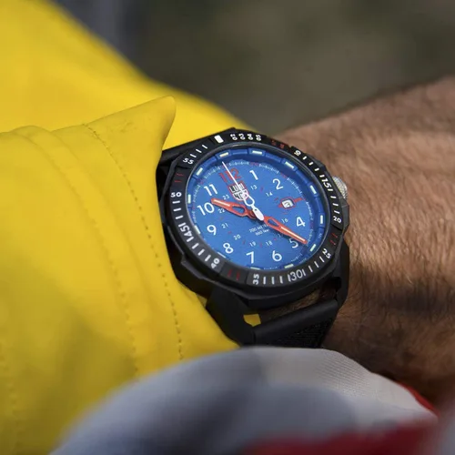 Vista 2 de Luminox ICE-SAR Arctic XL1003 - Reloj militar de 166 pulgadas con función de fecha 6562ft resistente al agua Negro 44 mm Militar