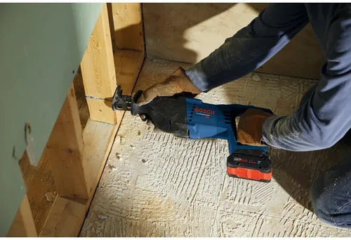 Vista 9 de BOSCH CRS180-B15 Kit de sierra recíproca con mango en D de 18 V, 1-1/8 pulgadas, con (1) batería de alimentación avanzada CORE18V 4 Ah