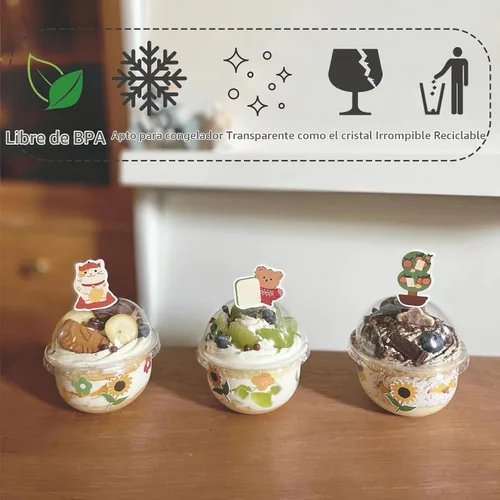 Vista 4 de Hiasobre Paquete de 50 vasos de plástico con tapas de cúpula y cucharas, tazas de postre transparentes de 8 onzas sin tapas de agujero, mini tazas