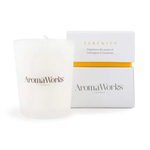 Vista 8 de AromaWorks London Nurture Vela de cera de soja – May Chang, aroma de manzanilla romana y sándalo – Calma, desestresante y sueño – Natural, vegano