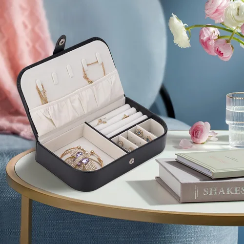 Vista 5 de Smileshe Joyero para mujeres y niñas, pequeño estuche organizador de viaje portátil de piel sintética, cajas de almacenamiento para anillos, aretes