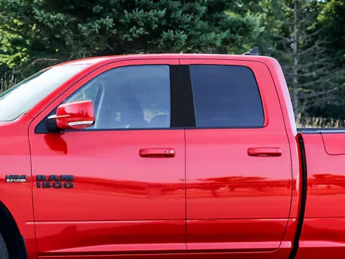 Vista 12 de Rvinyl Kit de moldura de ventana precortada para poste de pilar en negro mate compatible con Dodge Ram 2009-2018 Crew Cab/Quad Cab - Parte trasera