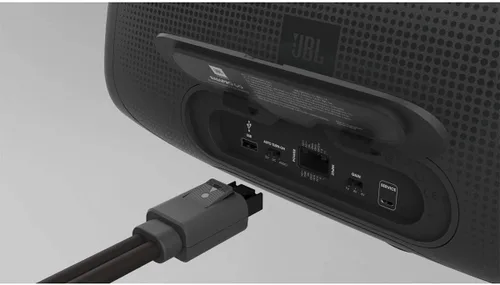 Vista 7 de JBL BassPro Go - Subwoofer alimentado para vehículo y altavoz Bluetooth portátil de rango completo, Negro