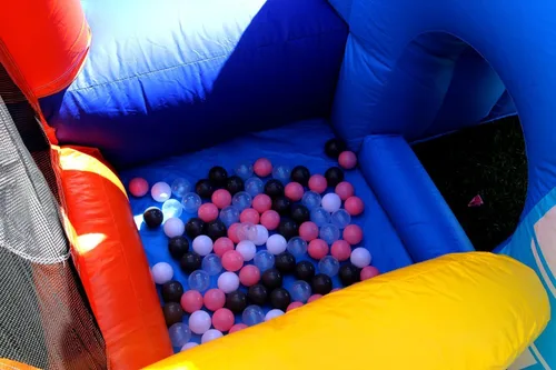 Vista 8 de Castillo inflable de grado comercial de 16 x 12 pies, (PVC resistente), (soplador de 1100 W) - 2 toboganes, hoyo de bolas, aro de baloncesto, casa