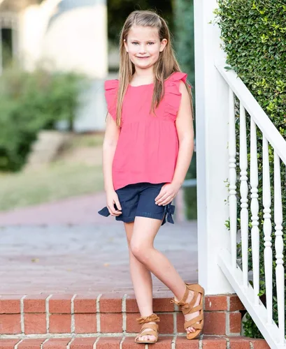 Vista 2 de RuffleButts Pantalones cortos tejidos para bebés y niñas pequeñas con dobladillo con volantes