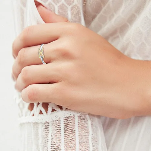 Vista 2 de SISGEM Infinity Love Band Anillo de oro macizo de 14 K con símbolo de nudo de amor celta de oro natural, anillo de compromiso para mujeres y niñas