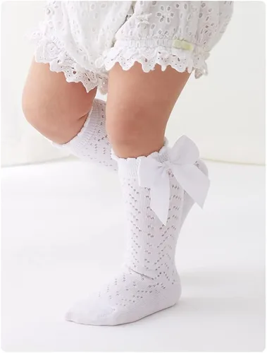 Vista 2 de QandSweet Calcetines hasta la rodilla para bebé, calcetines antideslizantes para recién nacidos, calcetines antideslizantes