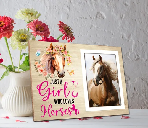 Vista 3 de Marco de fotos de caballo, casa de campo rústico, regalos de flores para amantes de los caballos, marco de fotos con texto en inglés "Just a Girl