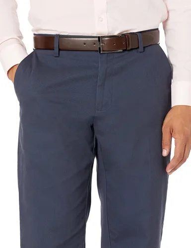 Vista 3 de Tienda Essentials Men's Classic-Fit Wrinkle-Resistant Flat-Front Chino Pant (Available in Big & Tall)