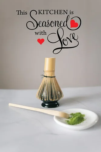 Vista 4 de Calcomanía de pared con cita This Kitchen is SEASONED WITH LOVE