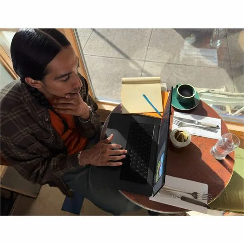 Vista 30 de MBP 14 SB M5/10C/10C GPU/24GB/1TB-SPA