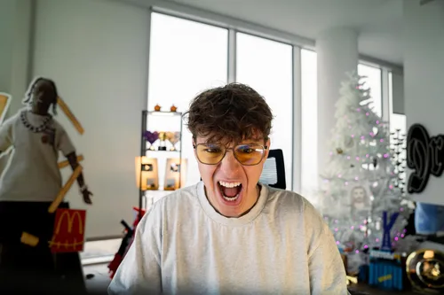 Vista 7 de GUNNAR ClixGaming - Gafas de juego con lente ámbar, bloqueo de luz azul, alivia el ojo seco