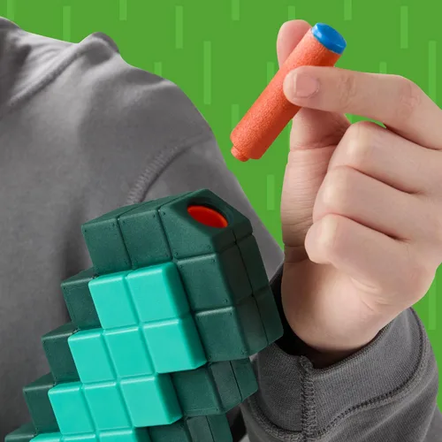 Vista 3 de Nerf Minecraft Sword Dart Blaster, Cebado de Retroceso, Borde de Espuma, 8 Dardos N1, Edades 8+