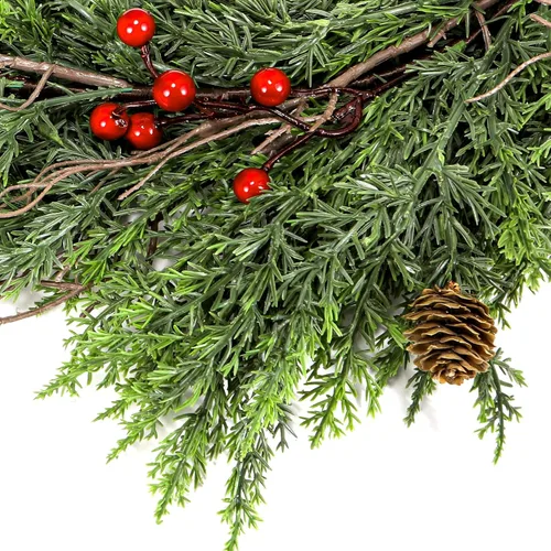 Vista 4 de ENVEN Guirnalda de Navidad de cedro sintético con bayas rojas y conos de pino, vegetación de invierno sintética completa para repisas navideñas
