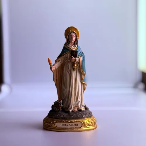 Vista 3 de Santa Marta de Betania Estatua de Resina - Figura Católica de 8" Santa Marta de Betania, Figura Catolica - Estatua de Resina