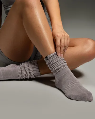 Vista 4 de Kamo Fitness Acogedor paquete de 3 pares: calcetines largos para mujer, suaves y transpirables para botas y calcetines holgados, talla 5-9