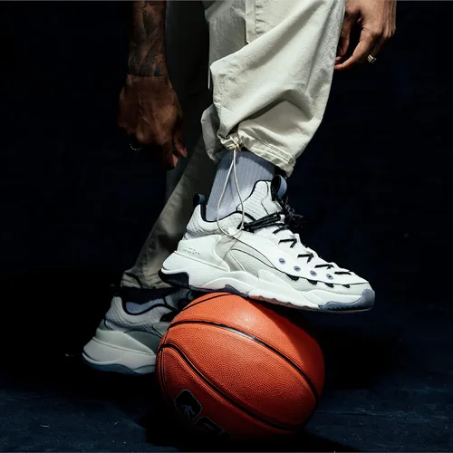 Vista 6 de AND1 Marauder - Tenis de baloncesto para hombre, tenis casuales de baloncesto bajos, tallas 7 a 15, negro, blanco, rojo y gris
