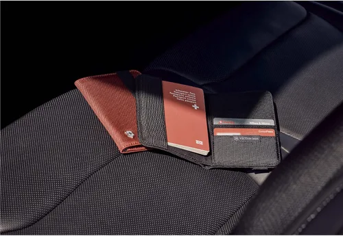 Vista 6 de Accesorios de viaje 5.0 Soporte para pasaporte con protección RIFD, Negro -, Soporte para pasaporte Ta 5.0 con protección RFID