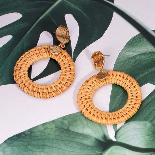 Vista 5 de Aretes de ratán tejido a mano, diseño de disco martillado, ligeros, para mujeres
