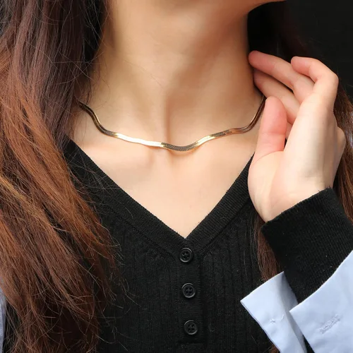 Vista 7 de JoycuFF Collar de oro para mujer, delicado collar de gargantilla en capas para mujer, caja de clip de serpiente, cuerda Figaro, collar de cadena