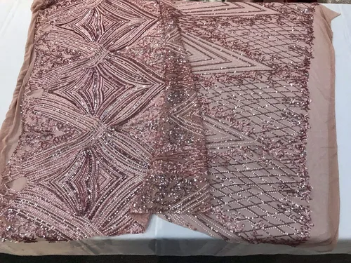 Vista 8 de BORDADO DE DIAMANTE DE DIAMANTE DE ROSA POLVADORA EN UNA MALLA ELÁSTICA DE 4 VÍAS VENDIDO A YARD
