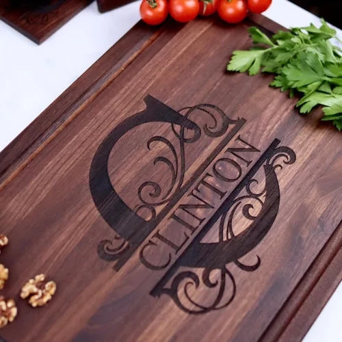 Vista 6 de Handmade Personalized Wood Engraved Cutting Board, Perfect Gift for Weddings, Anniversaries, and Housewarmings-Choose From Walnut, Maple, or Cherry.