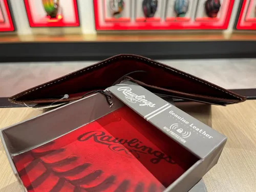 Vista 83 de Rawlings Men's Bifold Wallet Collection