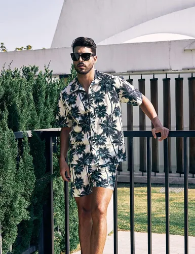 Vista 7 de Lavnis Conjunto de camisa hawaiana para hombre, camisa de manga corta con flores y pantalones cortos, trajes de 2 piezas