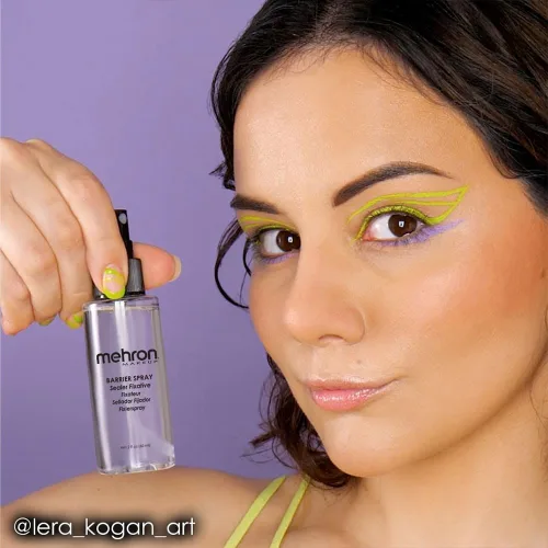 Vista 6 de Mehron Spray de barrera de maquillaje Spray fijador de maquillaje para la cara 1 fl oz (29 ml) Sellador de maquillaje profesional y spray
