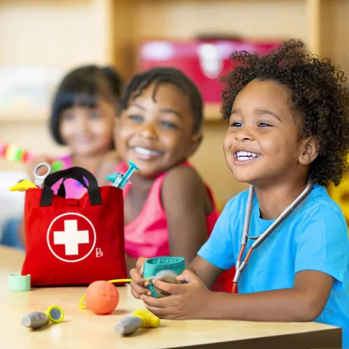 Vista 2 de B. toys Mini kit de cuidado médico con herramientas realistas para niños pequeños y niños - Juguetes educativos para juegos de rol y juego