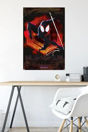 Vista 4 de Marvel Spider-Man: Across the Spider-Verse - Póster de pared Miles, 34 pulgadas de largo x 22.4 pulgadas de ancho, versión sin marco
