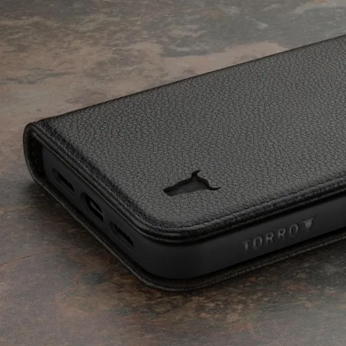 Vista 8 de TORRO Funda de cuero prémium compatible con iPhone 15 Pro Max de 6.7 pulgadas, funda de piel auténtica tipo cartera con función atril y ranuras