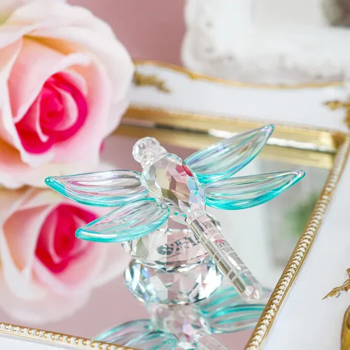 Vista 3 de Figura de libélula de cristal, diseño de animales coleccionables, pisapapapeles para decoración Figura coleccionable de libélula de cristal