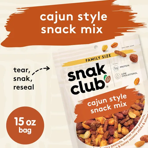 Vista 3 de Snak Club Mezcla de bocadillos al estilo cajún con cacahuetes picantes y especiados, cacahuetes con mantequilla y caramelo, maíz tostado, palitos