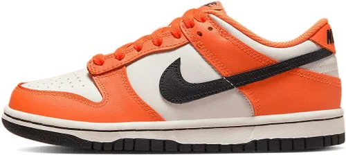 Vista 908 de Nike Kid's Dunk Low Sneaker