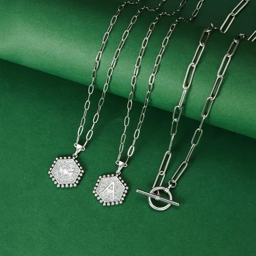 Vista 6 de M MOOHAM - Collares de oro chapados con oro de 14 quilates para mujer, con dije hexagonal, con letras, broche de barra de pasador, gargantilla