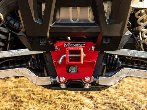 Vista 3 de Enganche del receptor trasero de 5 cm SuperATV para Polaris RZR XP 1000 / XP 4 1000 - 18 mm de enchufes Rojo Incluye pasador de aleta y pasador