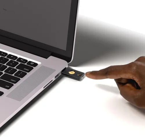 Vista 11 de Yubico - YubiKey 5 NFC - Clave de seguridad de autenticación multifactor (MFA) y llave de acceso, Conéctese a través de USB-A o NFC, certificado