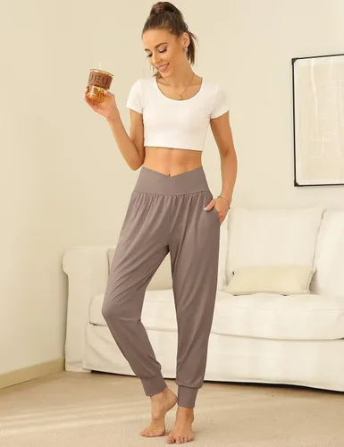 Vista 2 de UEU Pantalones deportivos de yoga de cintura alta para mujer, cómodos, para descansar, pantalones casuales sueltos con bolsillos
