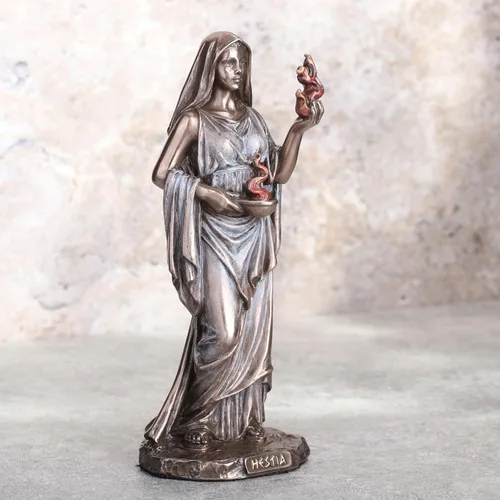 Vista 4 de Veronese Design Escultura griega Hestia de 6 1/4 pulgadas con acabado de bronce de resina fundida en frío de hogar y hogar