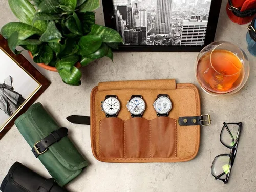 Vista 8 de Karasto - Organizador de viaje para reloj de piel capacidad para hasta 3 relojes hecho a mano para hombre y mujer color azul
