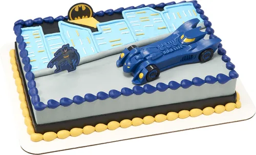 Vista 4 de DecoPac Batman Into Action DecoSet, Batman Cake Topper, Batmobile y Batman Pics Set de 3 piezas