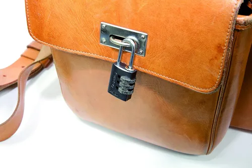 Vista 2 de ABUS 145/20 Pequeña Cerradura de Combinación No-TSA para Equipaje, Mochila, Reajustable, Negro