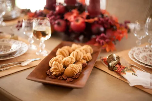 Vista 2 de Nordic Ware - Molde para pastelitos de otoño, 3 tazas, color bronce