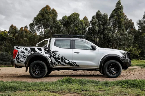 Vista 2 de Calcomanías gráficas de pesadilla lateral compatibles con Nissan Navara Np300 (negro)