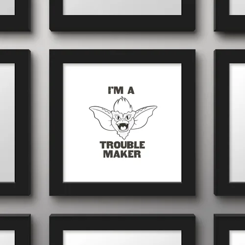 Vista 2 de Trends International Gallery Pops Gremlins - Arte de pared I'm A Trouble Maker, versión enmarcada negra, 12 x 12 pulgadas