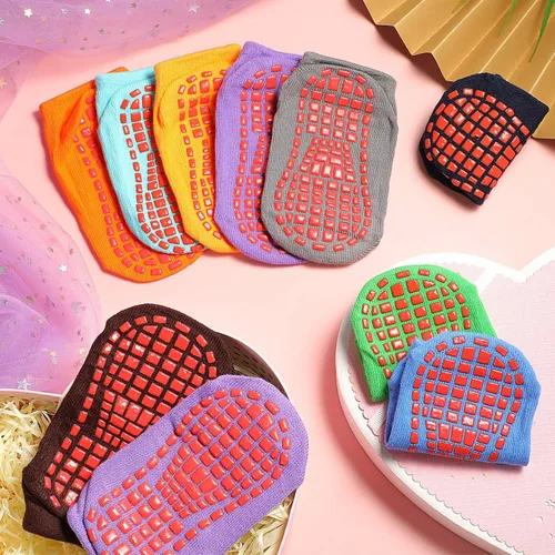Vista 7 de 12 pares de calcetines antideslizantes para niños y niñas como se muestra en las fotos